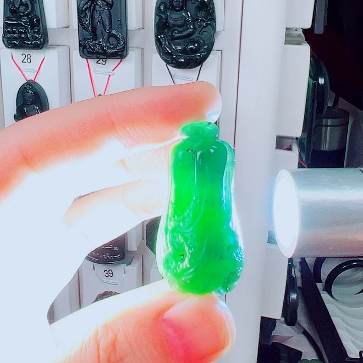 未镶嵌蛇纹石玉颈饰