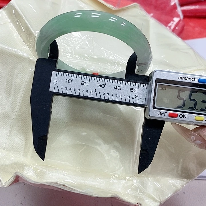 翡翠手镯未镶嵌232