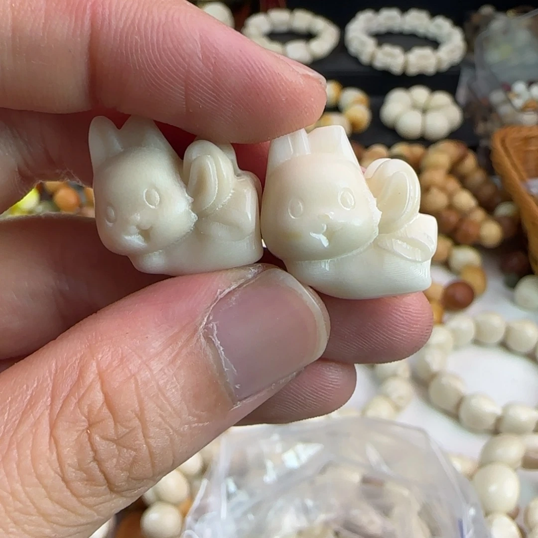 吊坠菩提根/象牙果白色飞天兔10颗通货
