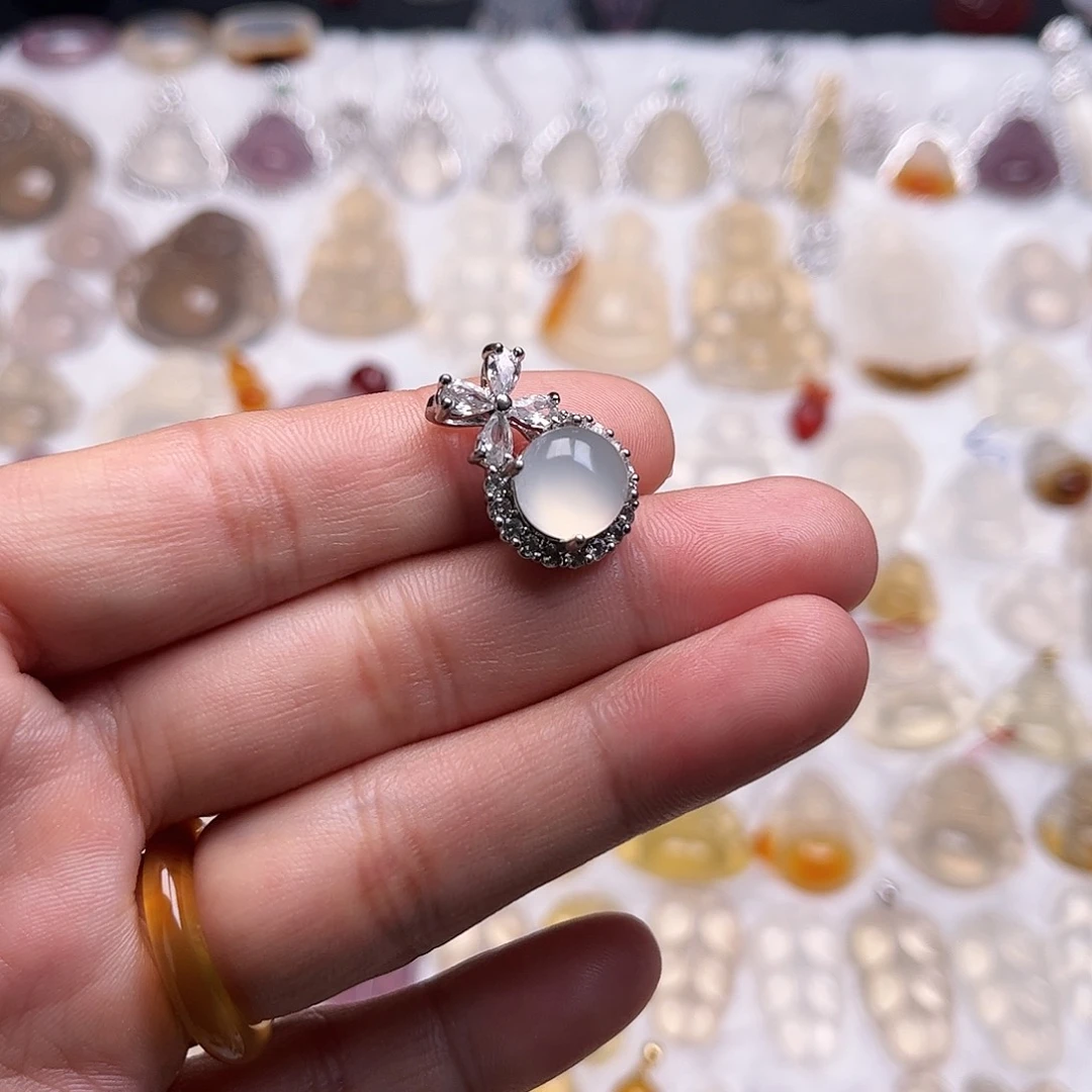 玛瑙/玉髓颈饰合金