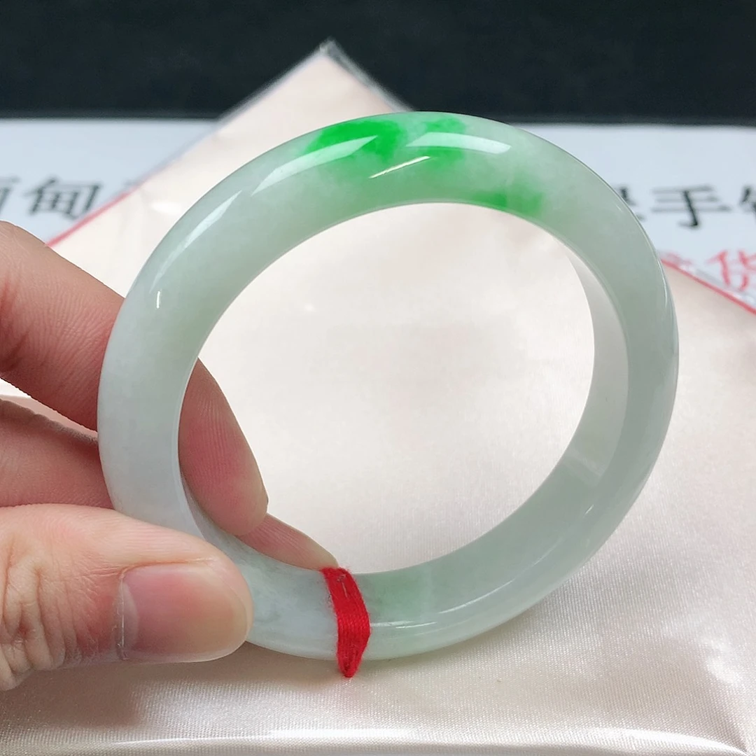 翡翠手镯未镶嵌圈56