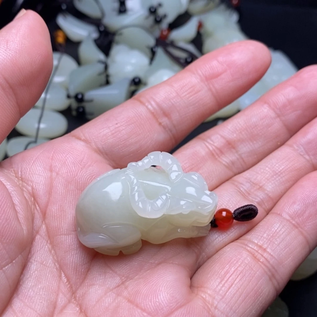 【闪购商品】颈饰未镶嵌和田玉（糖玉）中***当