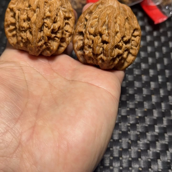 文玩核桃把件汉高虎