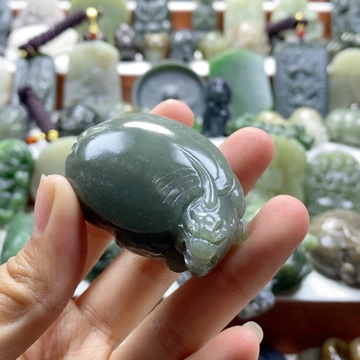 和田玉颈饰未镶嵌一**土