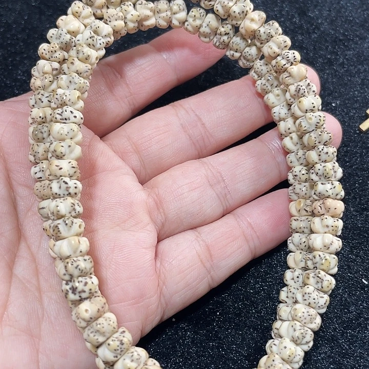 吊坠星月菩提雕刻梅花状120颗