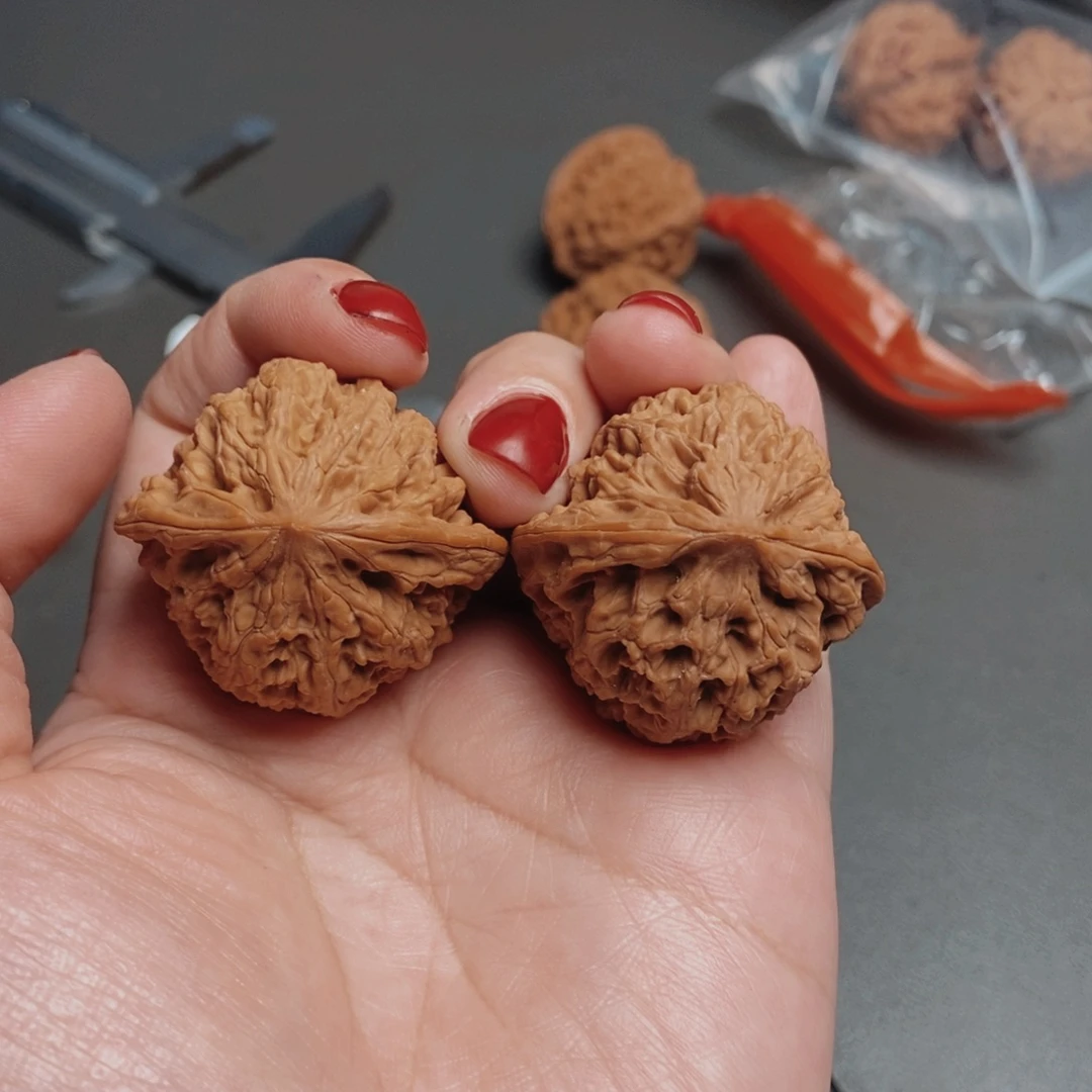 匿***名文玩核桃吊坠36全品野牛