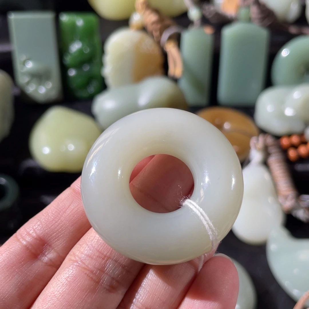 和田玉（糖玉）未镶嵌挂件