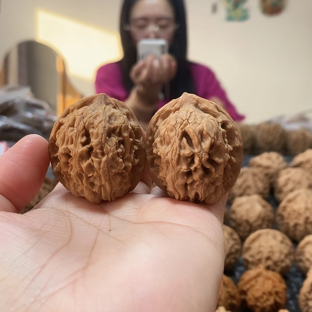 吊坠桃核蛟龙35黄