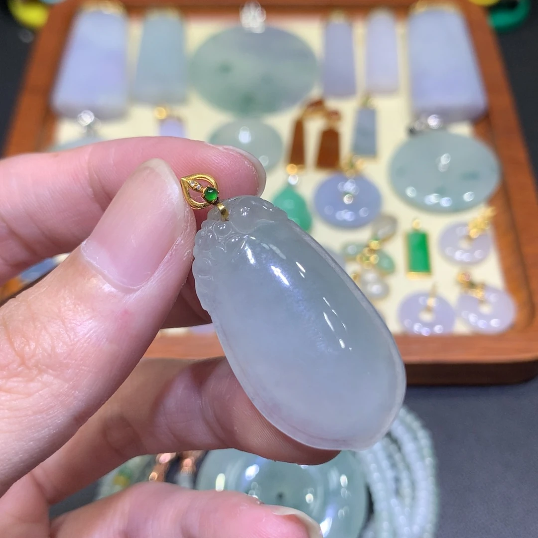 吊坠(不含链)18K金镶嵌翡翠