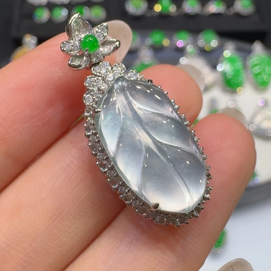 翡翠18K金镶嵌颈饰收到货48小时鉴赏期