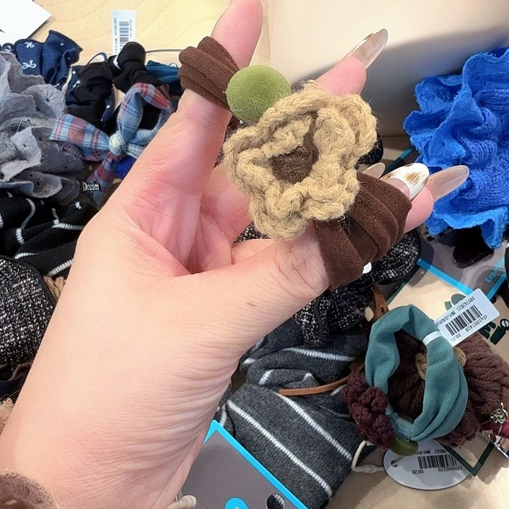 卡其色绿豆面膜圈小花