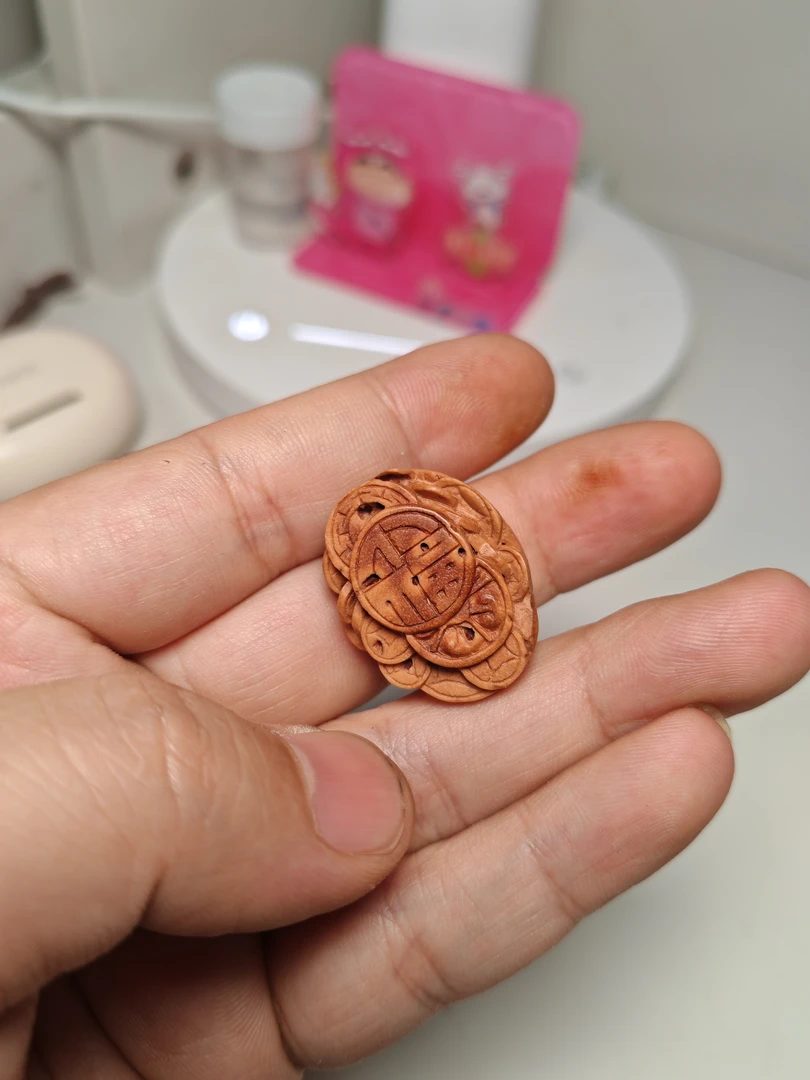 纯手工蛇造型桃核雕刻双面满工