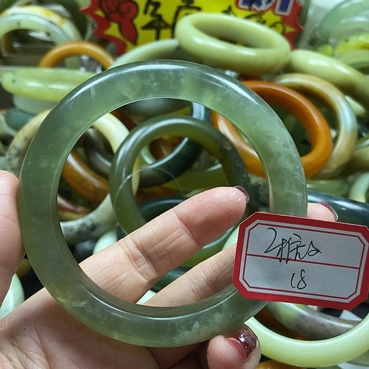 蛇纹石玉手镯未镶嵌雅*