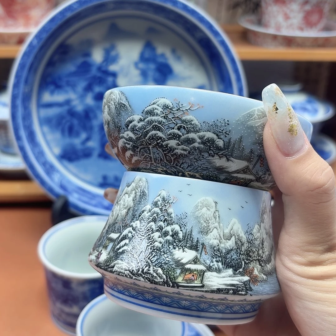 阳***孩景德镇瓷器精品陈列