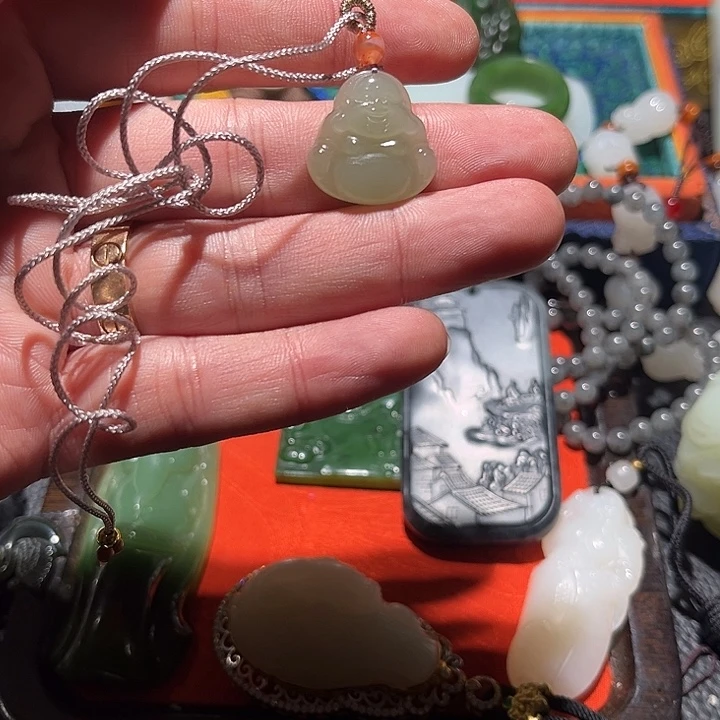 和田玉（糖玉）未镶嵌颈饰