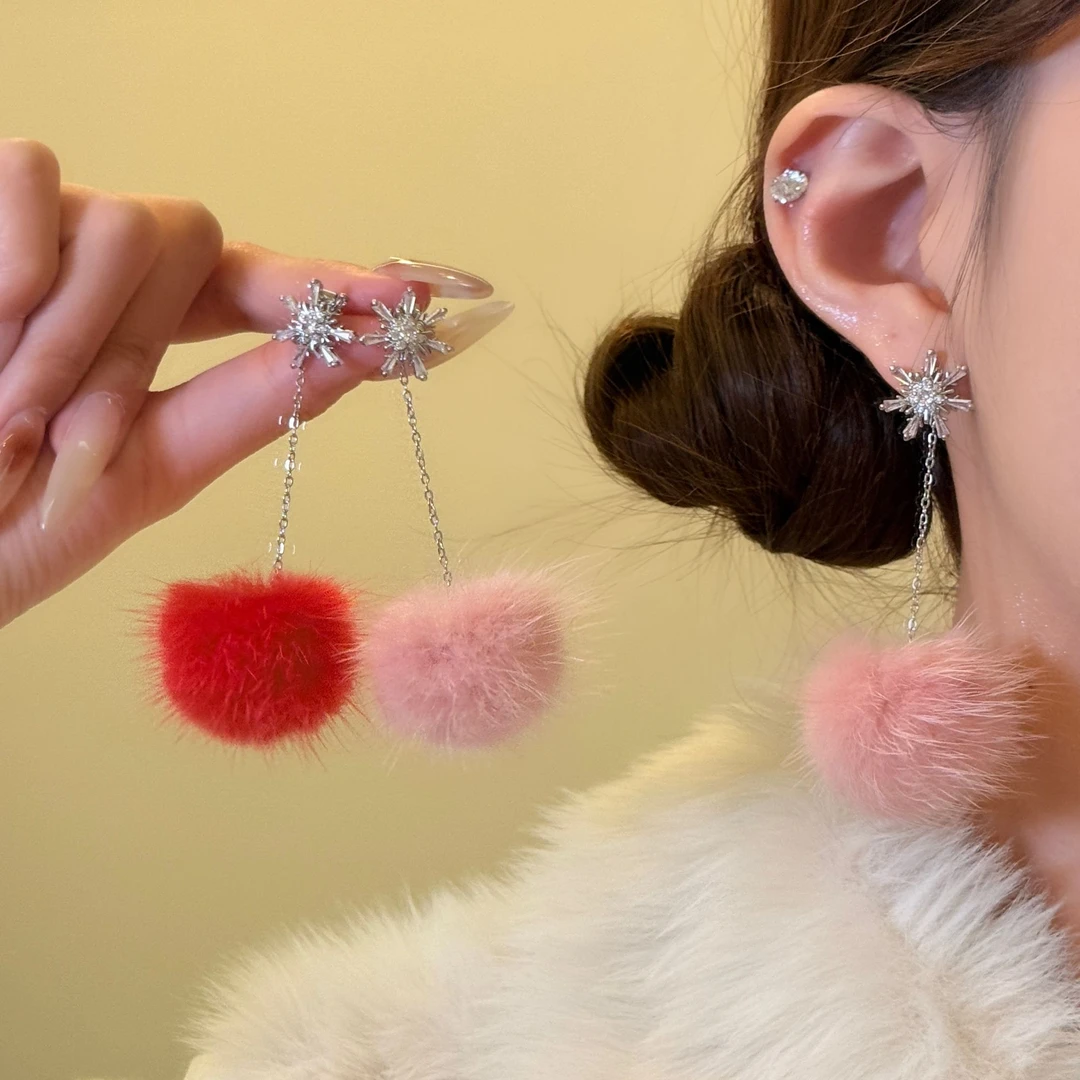 铜合金绒毛耳饰 莓莓起司 冬日闪钻雪花毛球吊坠耳环女雪天氛围感