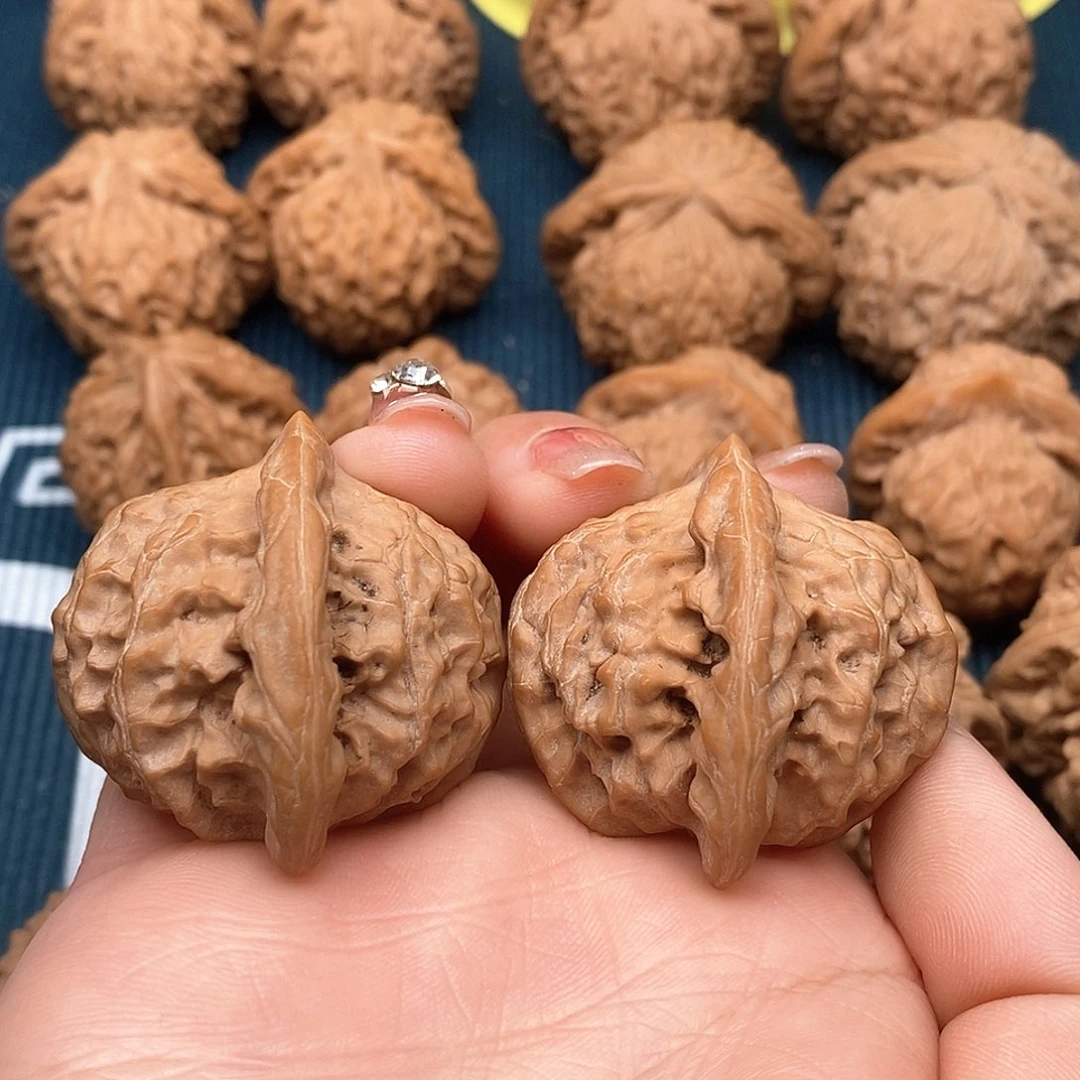 文玩核桃吊坠刘*潇图图