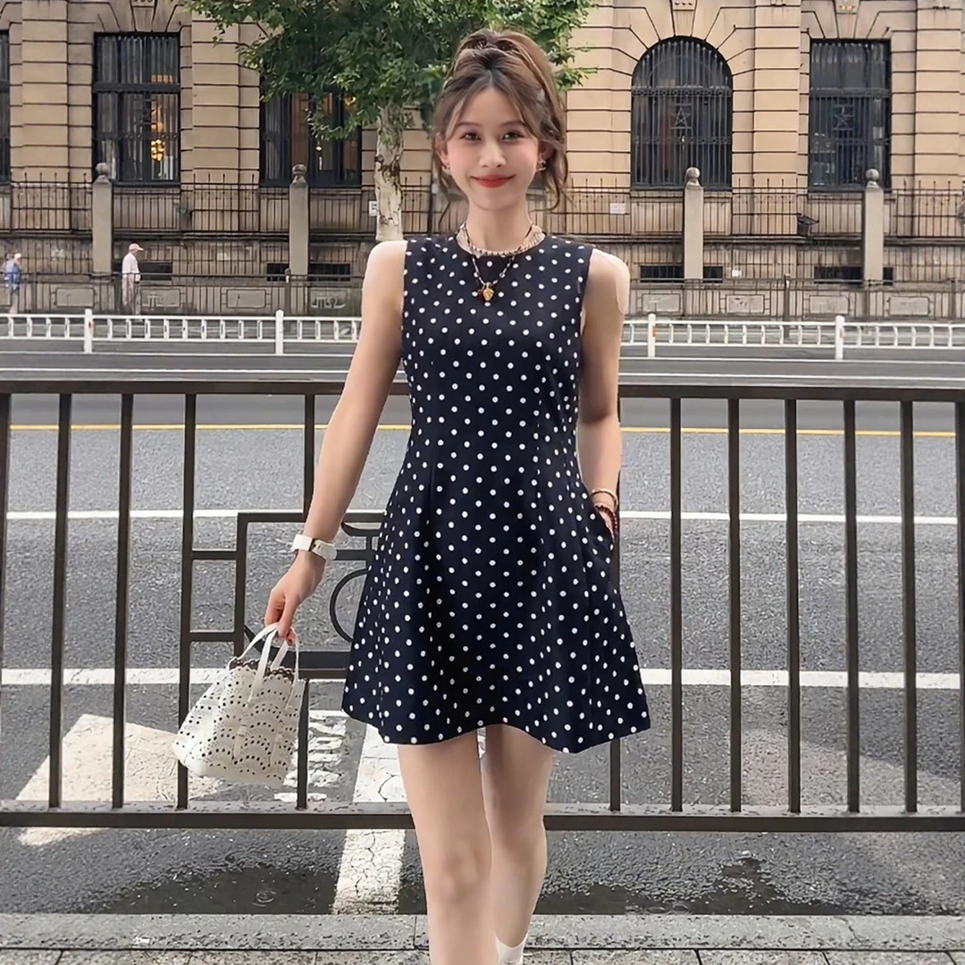 法式优雅波点收腰无袖连衣裙女2025夏季新款气质修身显瘦背心短裙
