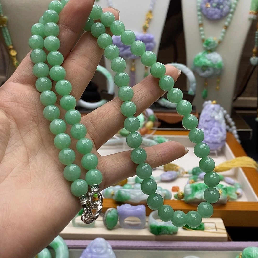 颈饰未镶嵌翡翠天然