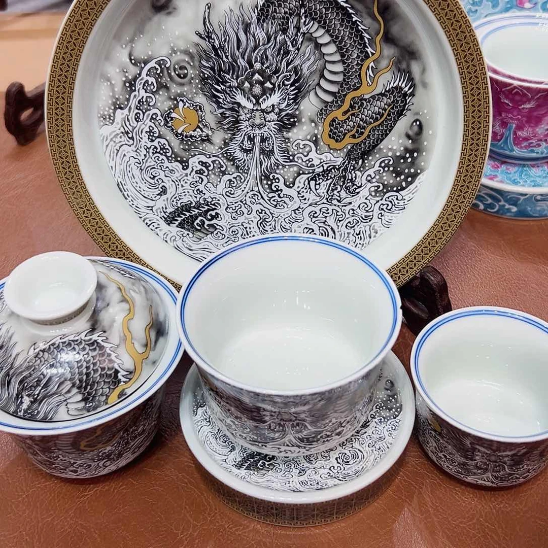 摆件景德镇陶瓷学院等多家单位建立合作关系