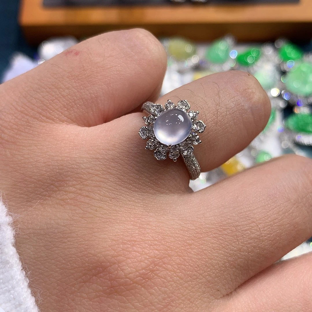 翡翠戒指18K金镶嵌蛋面