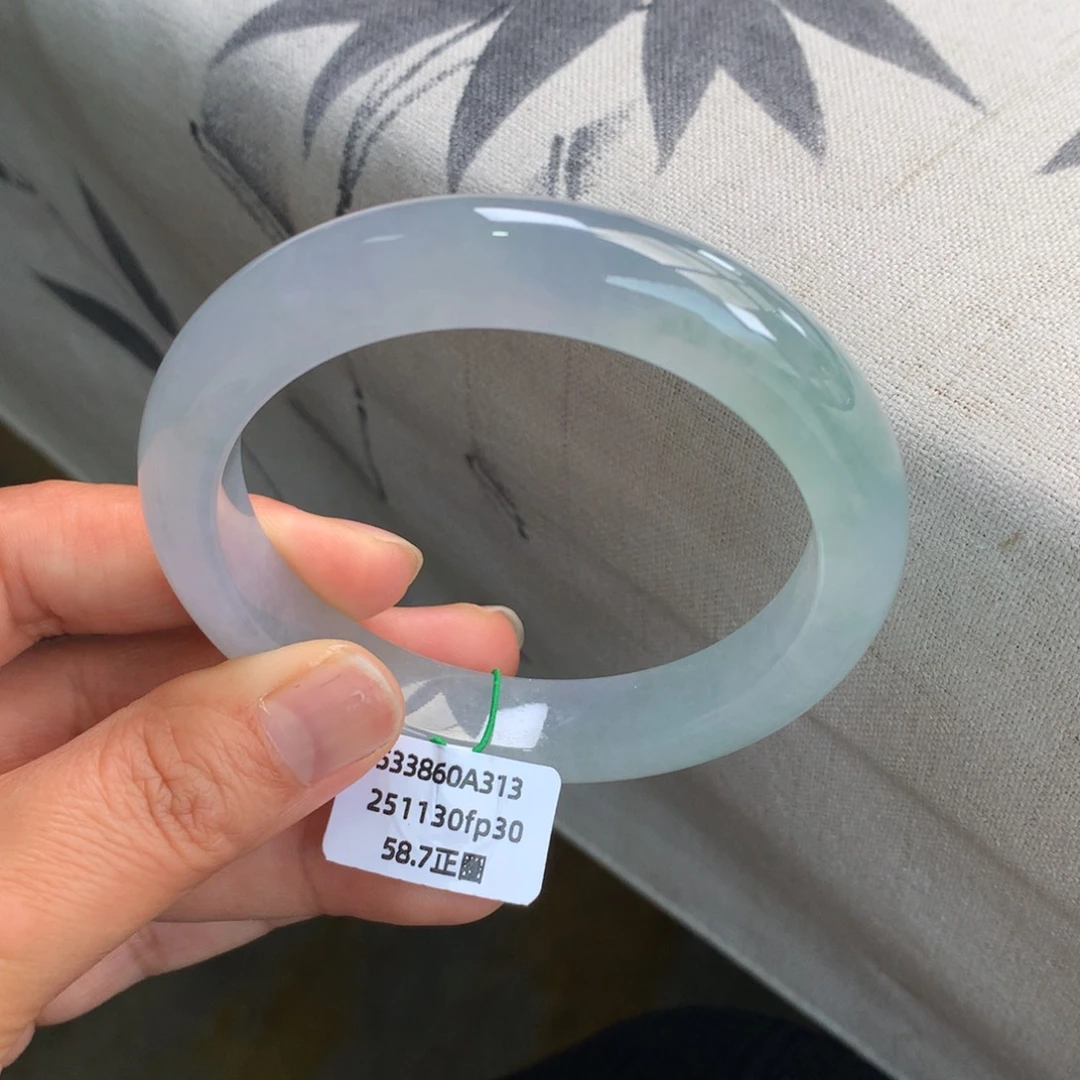 翡翠未镶嵌手镯冰胶蓝紫渐变无纹裂推荐