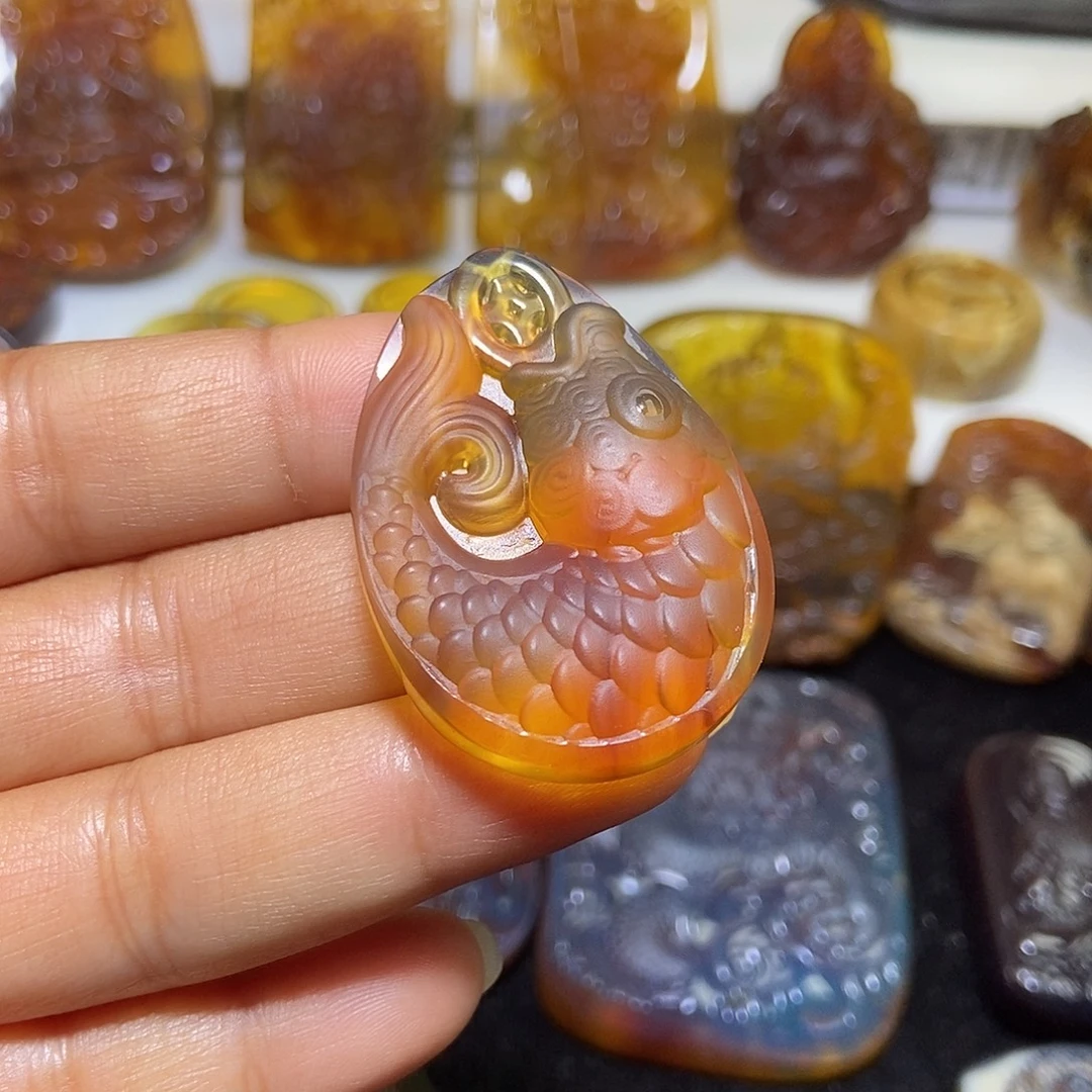 琥珀未镶嵌颈饰缅甸天然琥珀吊坠