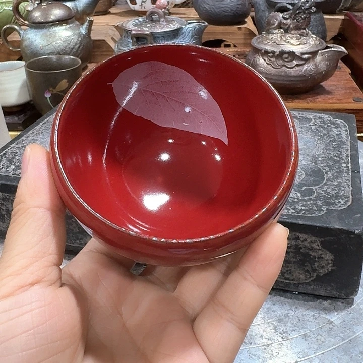 主人杯一个，瓷。。品茗