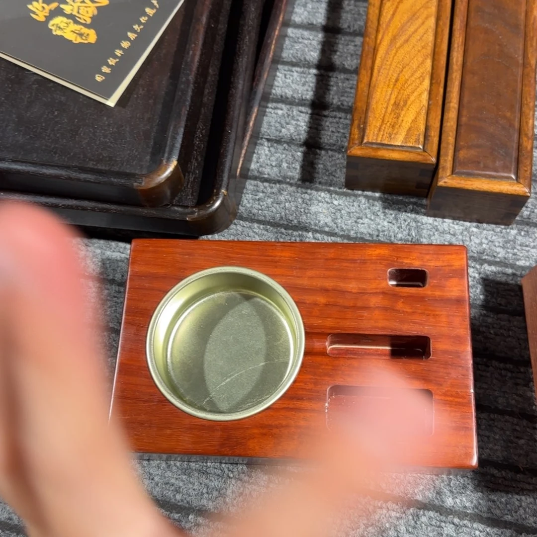 木烟灰缸啊啊啊啊啊啊