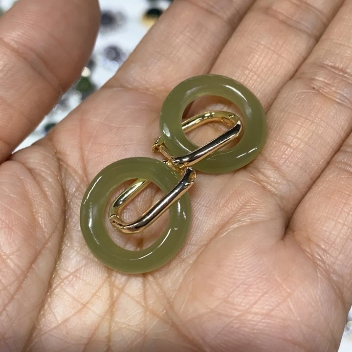 和田玉未镶嵌耳饰