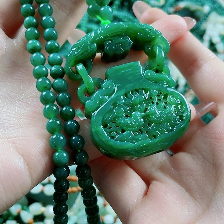 未镶嵌和田玉挂件