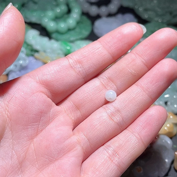 颈饰未镶嵌翡翠金**虹天