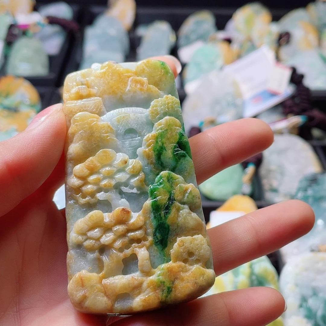 翡翠未镶嵌颈饰一