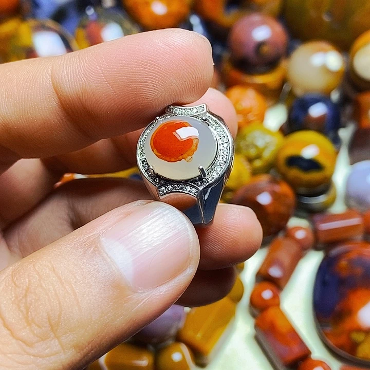 石***缘未镶嵌颈饰玛瑙/玉髓