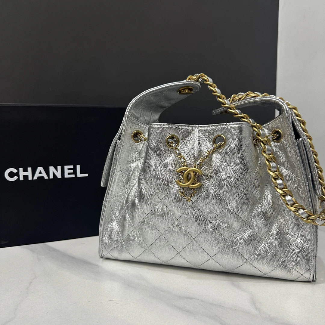 99新 Chanel/香奈儿 银色鱼子酱25bag芯片26cm/JJ5121503