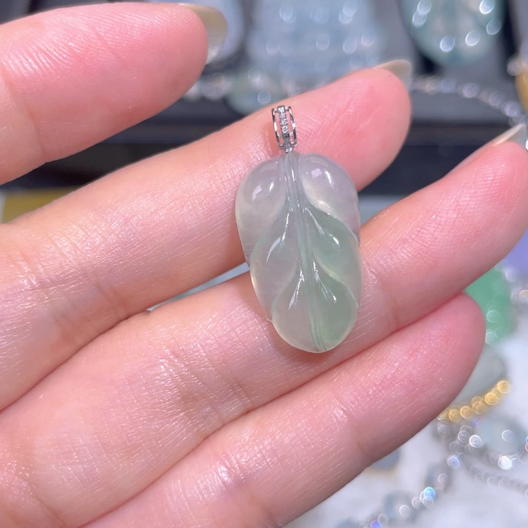 翡翠18K金镶嵌颈饰翡翠