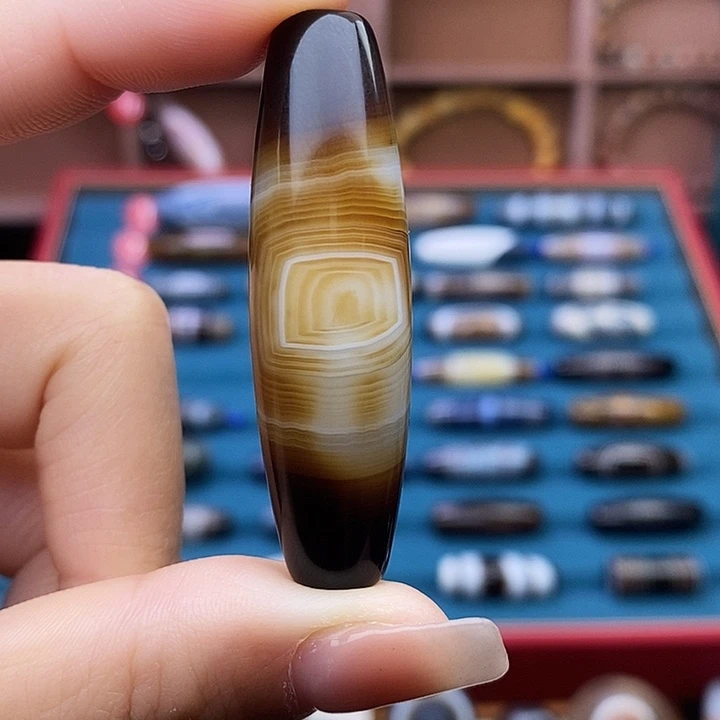 薇***虎玛瑙/玉髓未镶嵌颈饰