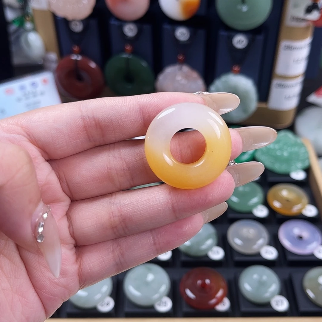 颈饰未镶嵌石英质玉ℒ****