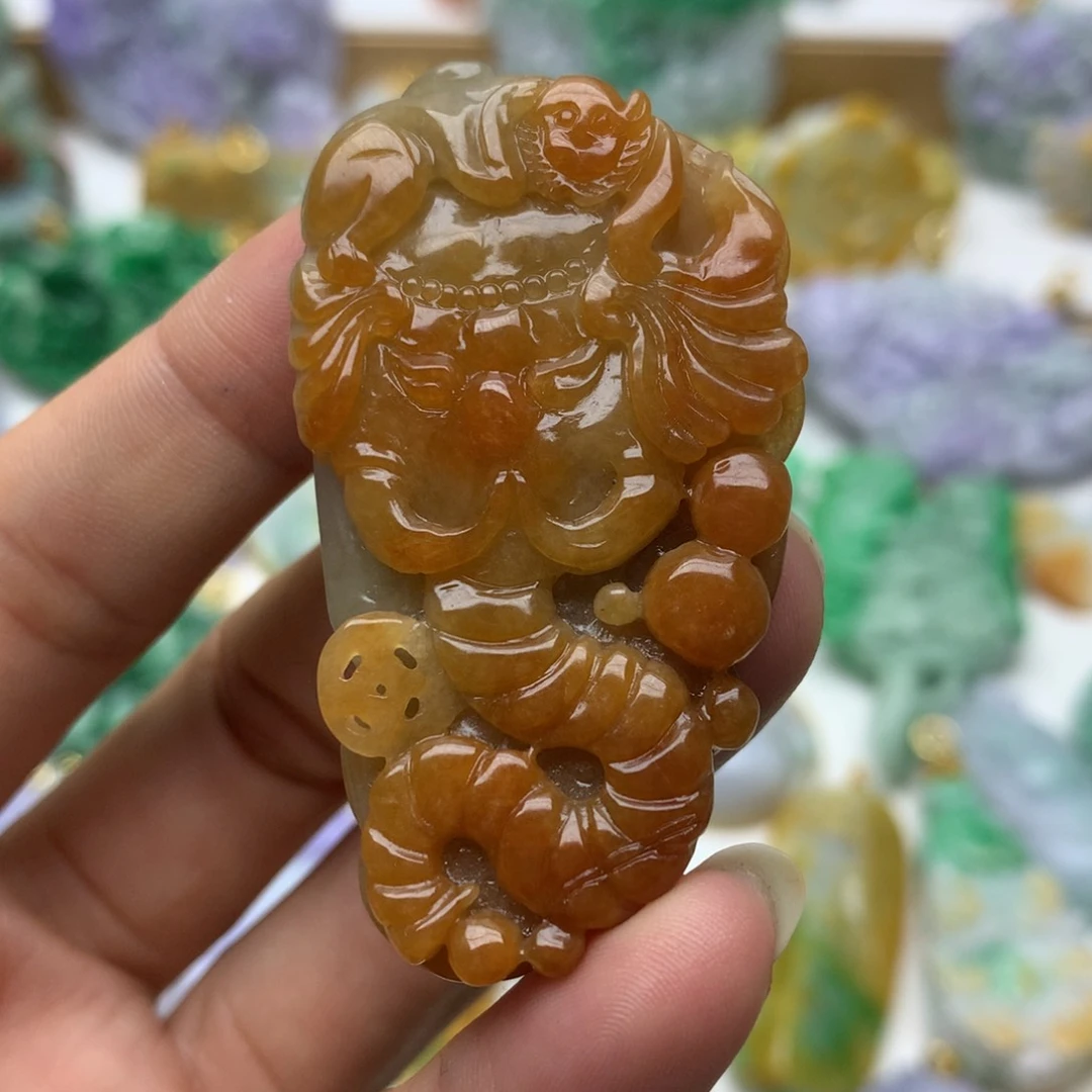 翡翠颈饰未镶嵌翡翠