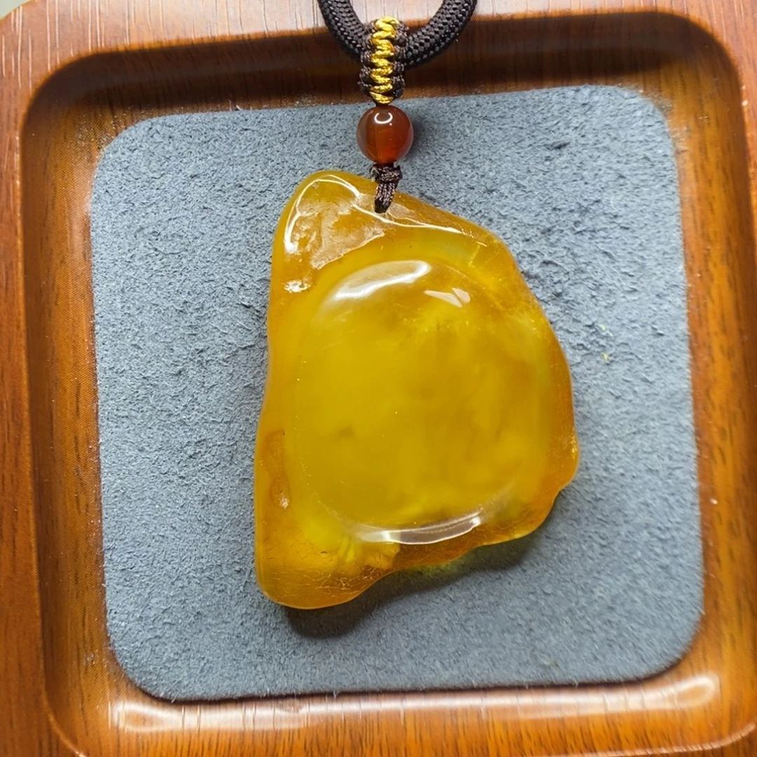 中***哥蜜蜡未镶嵌颈饰郎