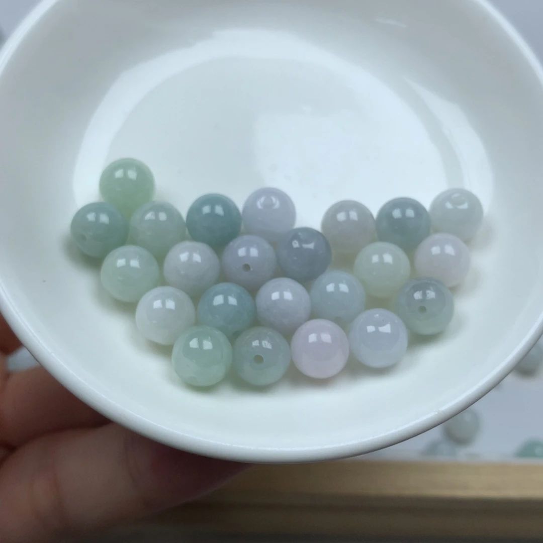 翡翠颈饰未镶嵌卡8➕。23颗