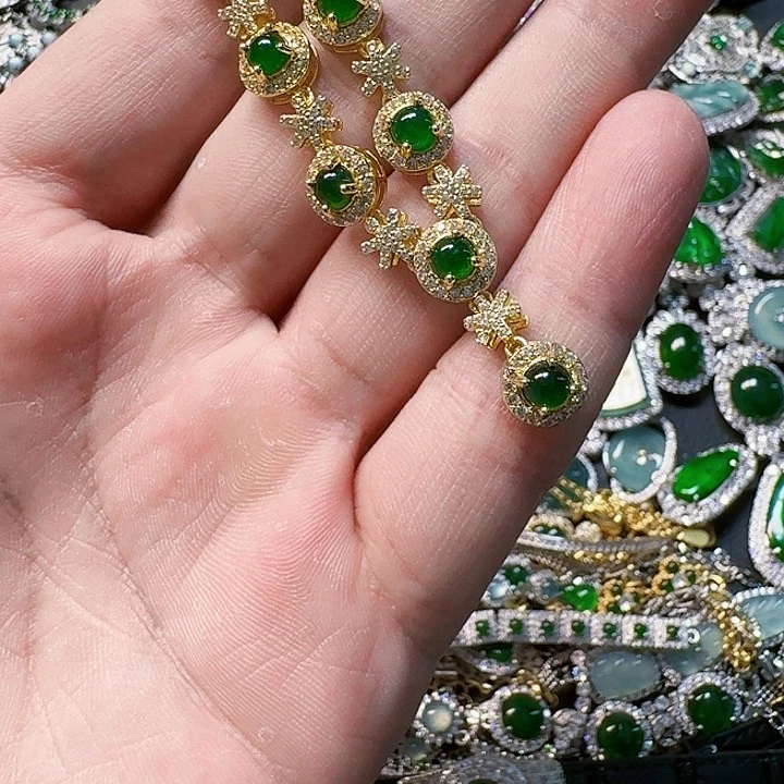 翡翠颈饰未镶嵌天然A货翡翠放漏