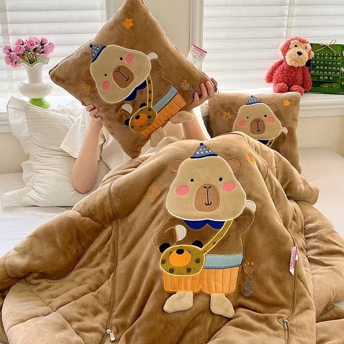 双面加绒加厚牛奶绒卡皮巴拉抱枕被多功能可折叠车载冬被