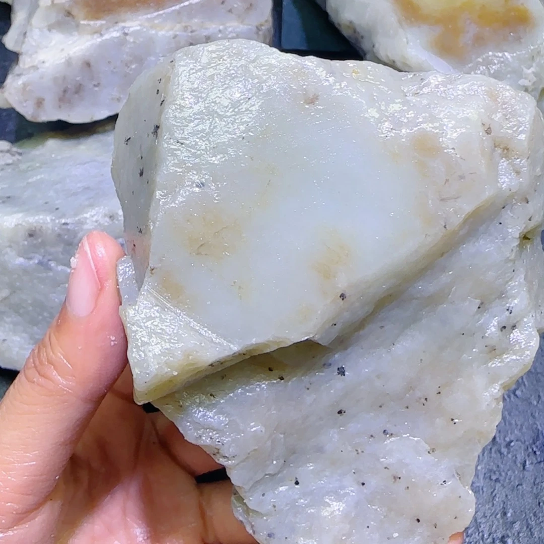 和田玉未镶嵌珠宝半成品