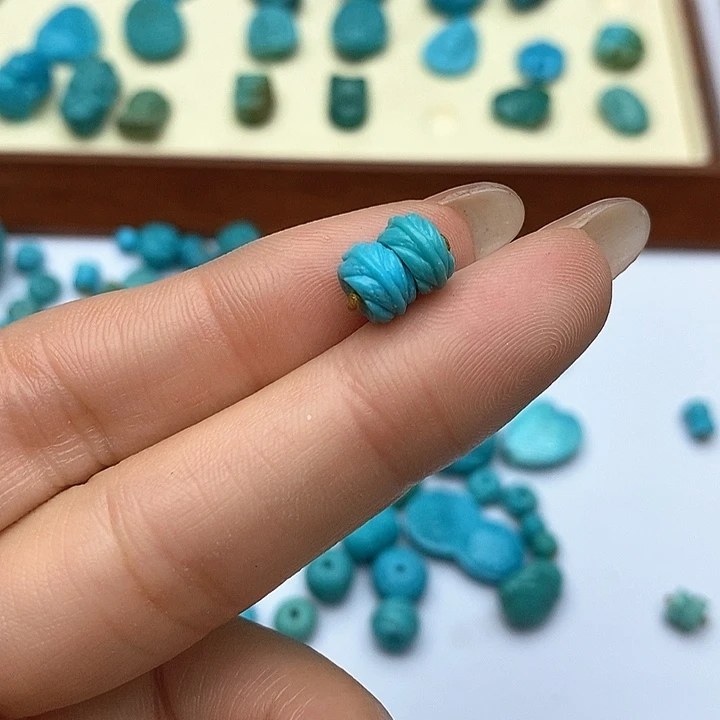 未镶嵌绿松石珠宝奇石