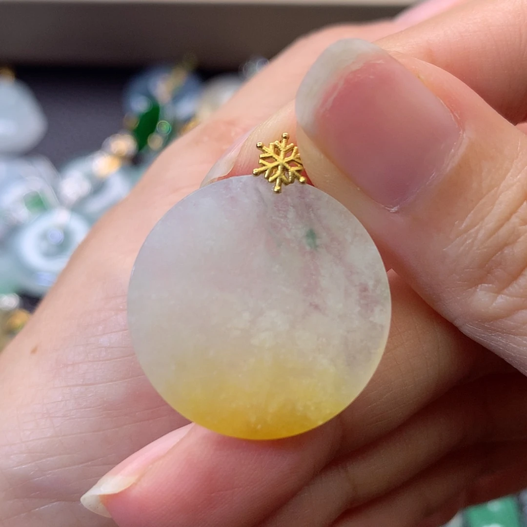 【闪购商品】吊坠(赠链)18K金镶嵌翡翠