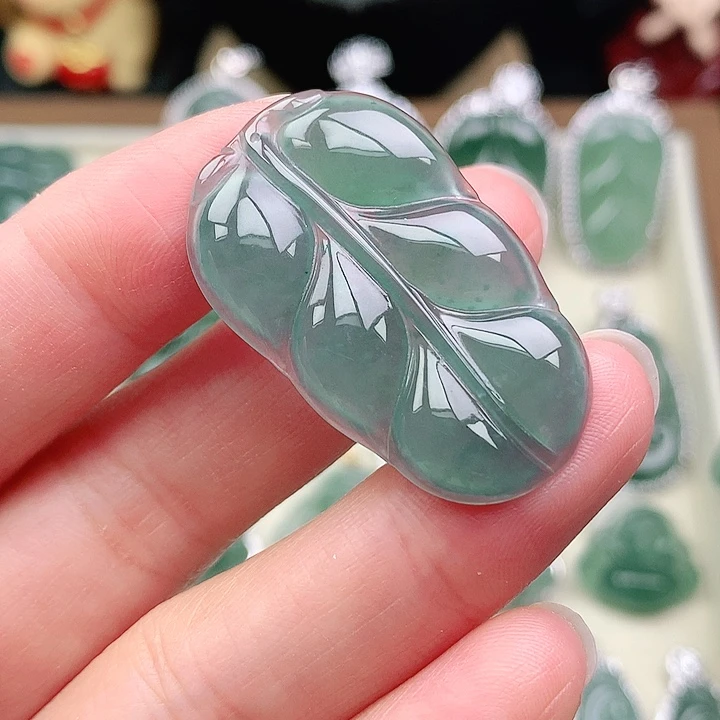 颈饰未镶嵌翡翠吊坠