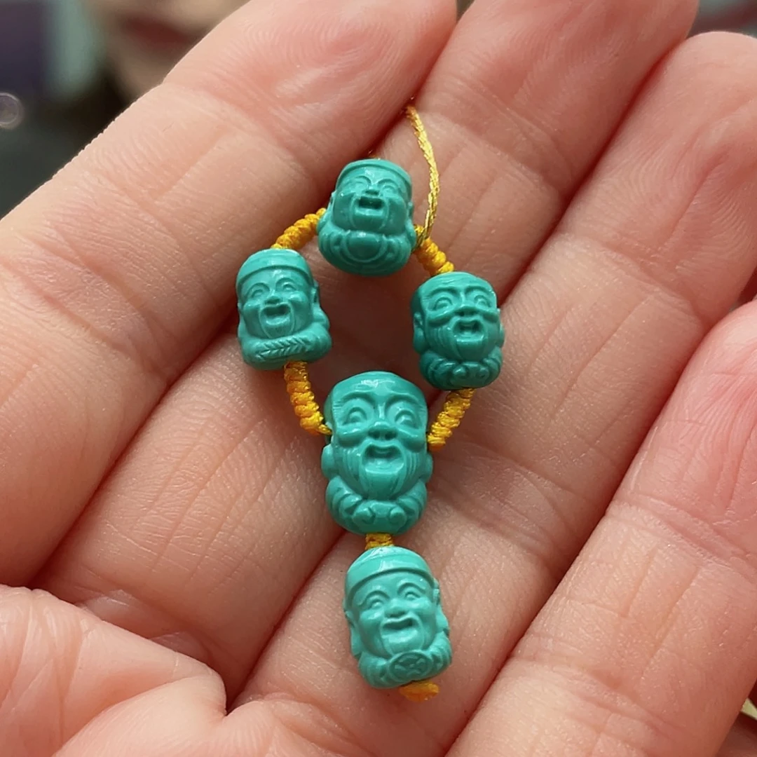 绿松石颈饰未镶嵌