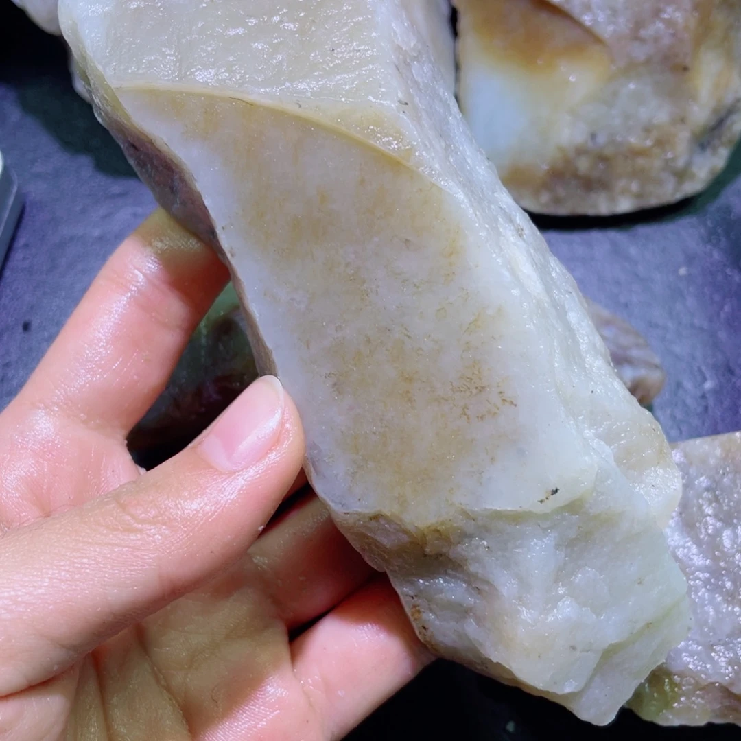 和田玉未镶嵌珠宝半成品