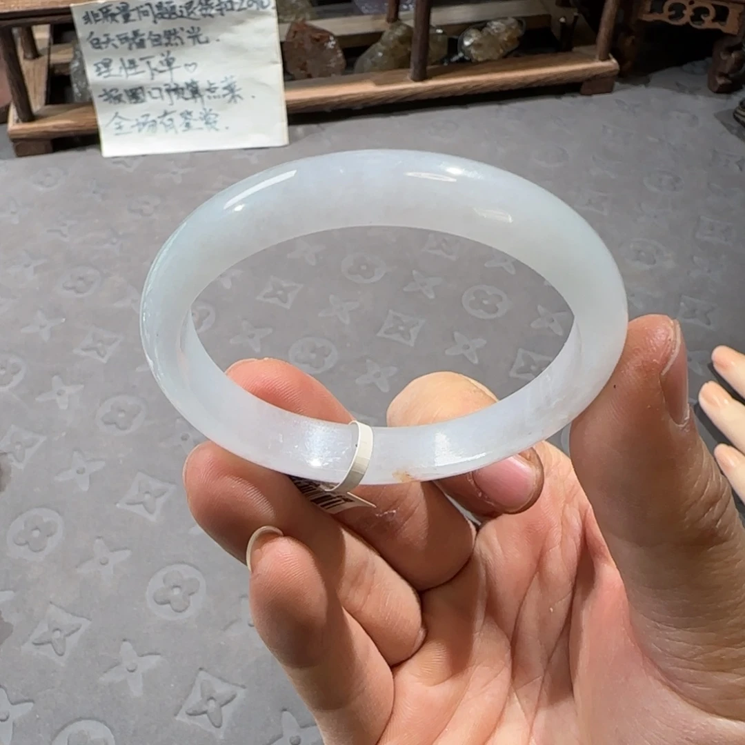 翡翠未镶嵌手镯52.8贵妃